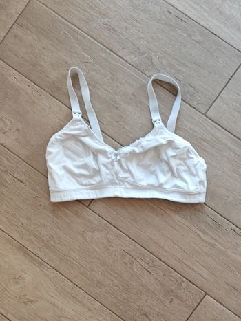 Soutien-gorge d'allaitement blanc sans armature 100C