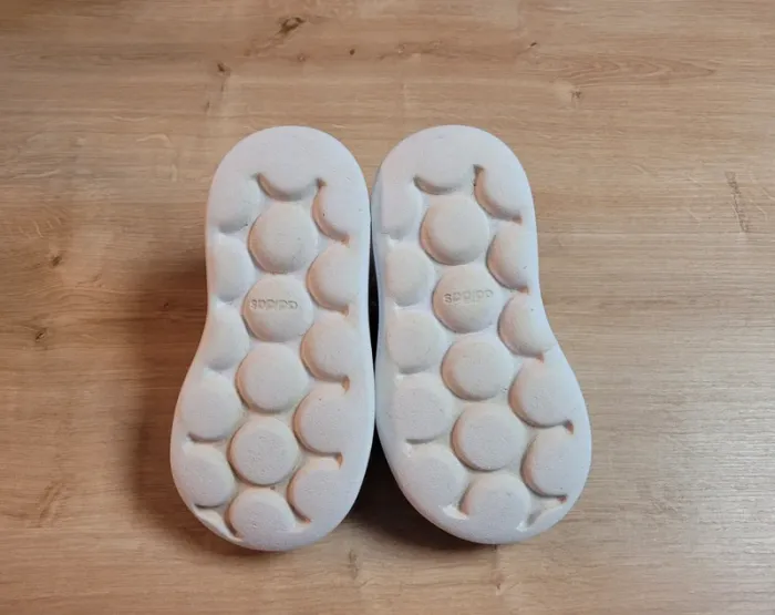 Baskets Adidas Advantage taille 26 - photo numéro 8