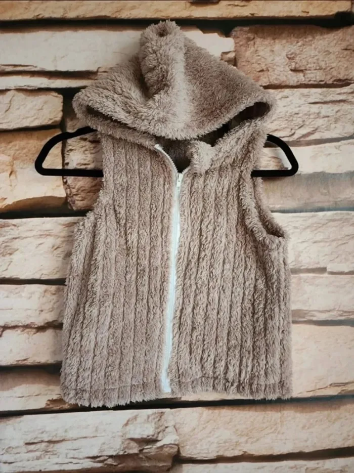 🥰Veste à capuche Shein Toute douce Taille 7ans🥰 - photo numéro 2