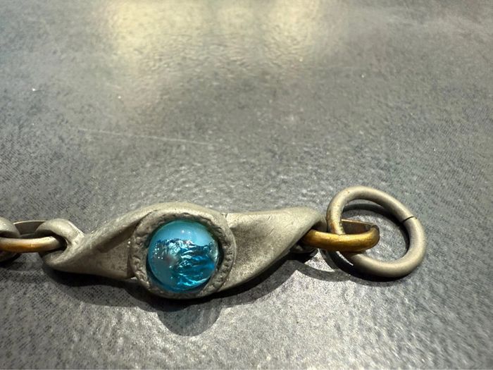 Bracelet, vintage, tout en métal et Pierre bleue fabrication artisanale - photo numéro 3