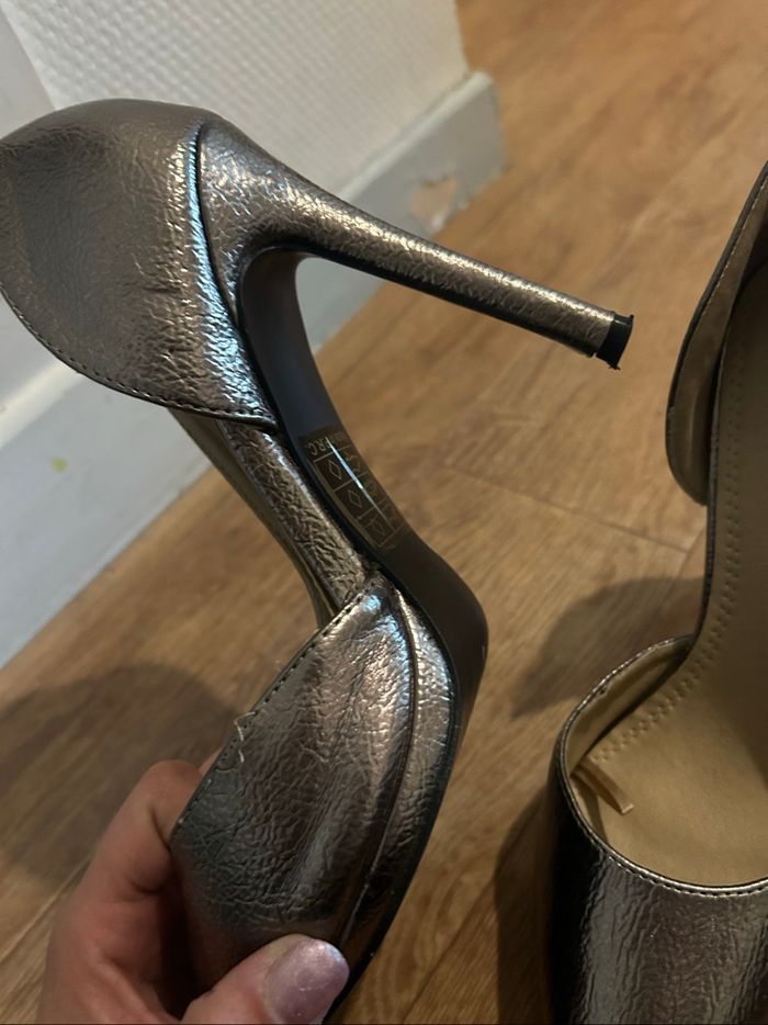 Escarpins couleur or très bon état 👠 - photo numéro 6