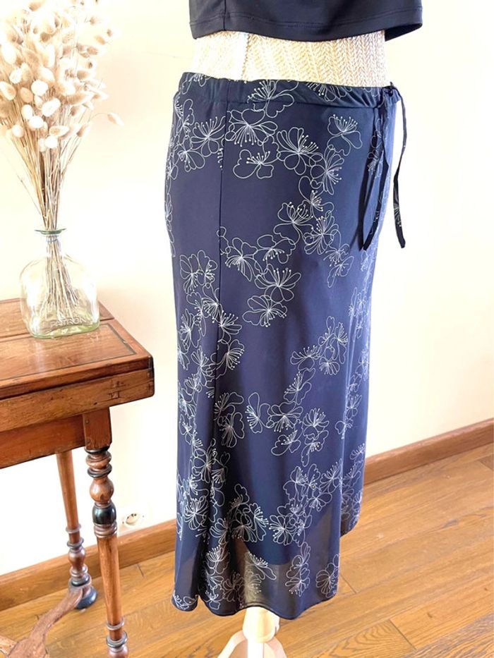 Sublime jupe fluide noir à léger motif fleur neuve H&M - photo numéro 2