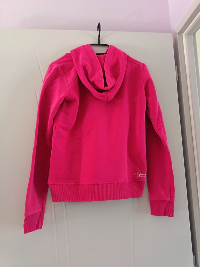 pull à capuche fuschia