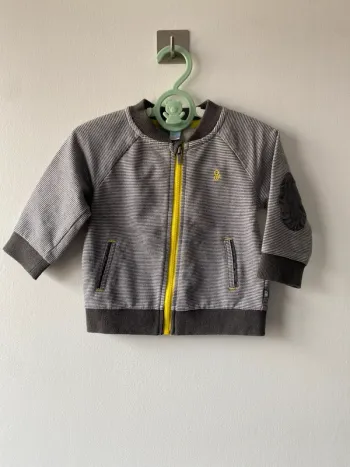 Veste 12 mois obaibi coccinelle jaune dans le dos