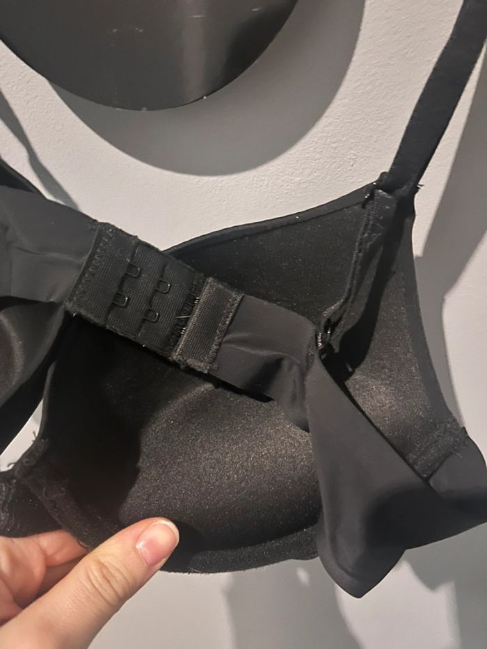 Soutien-gorge noir - photo numéro 4