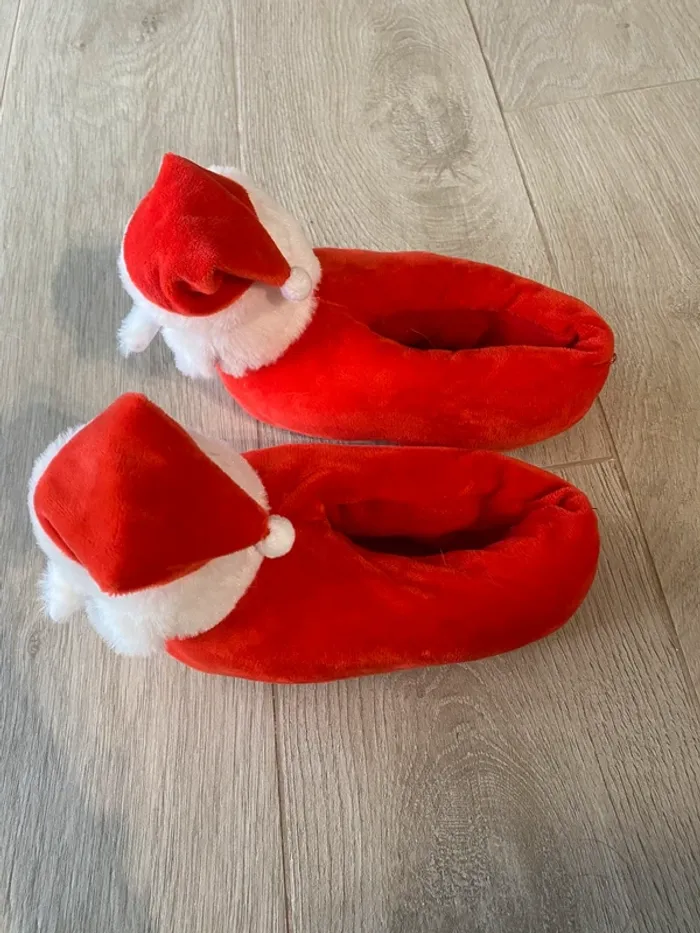 Chaussons Père Noël taille 30 - photo numéro 2