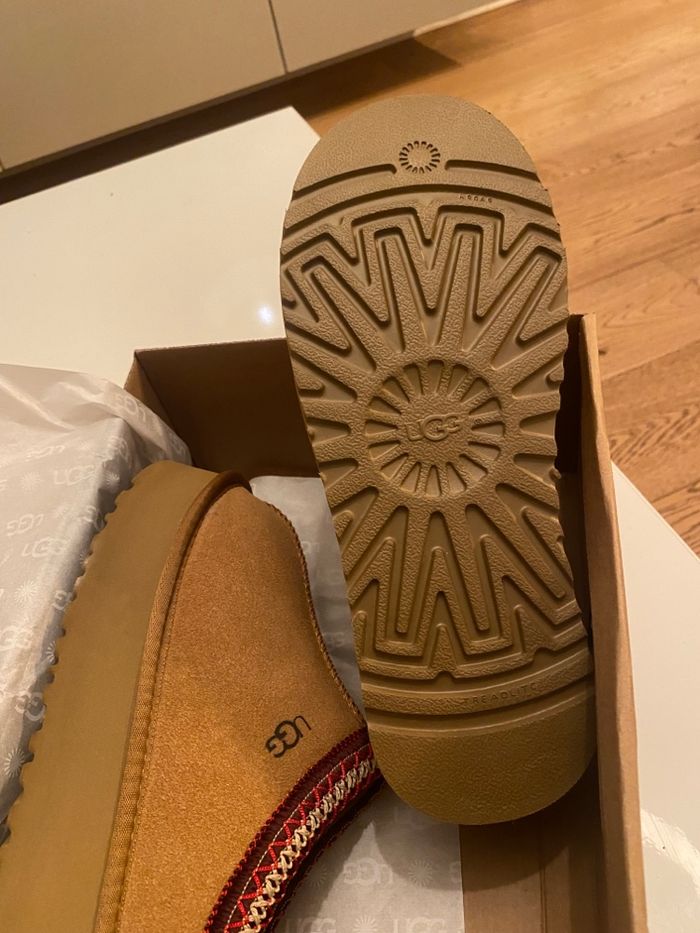 Bottes moufles  Ugg tazz taille 38 neuve - photo numéro 5