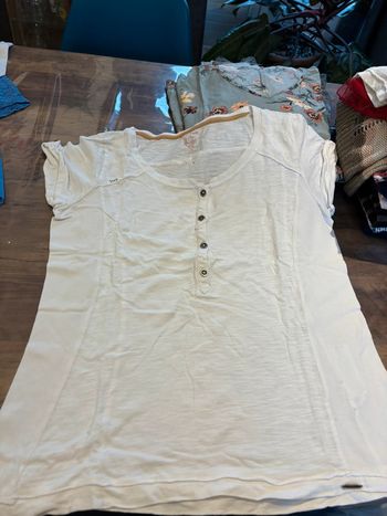 T shirt T L