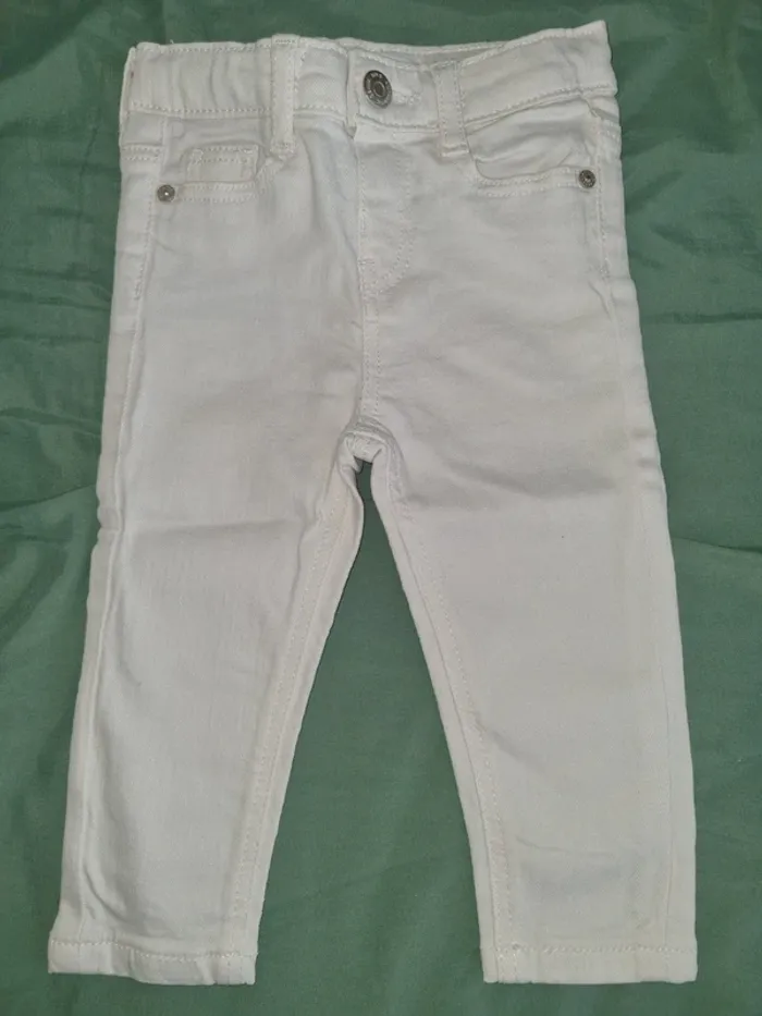 Jean taille 9-12 mois
