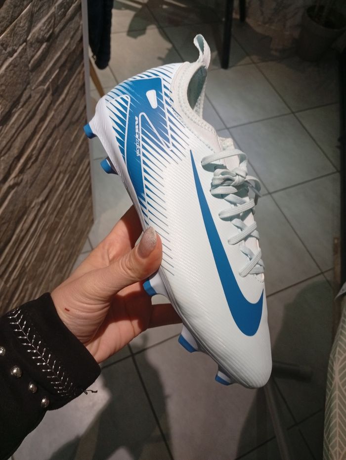 Crampon Nike  38.5 - photo numéro 2