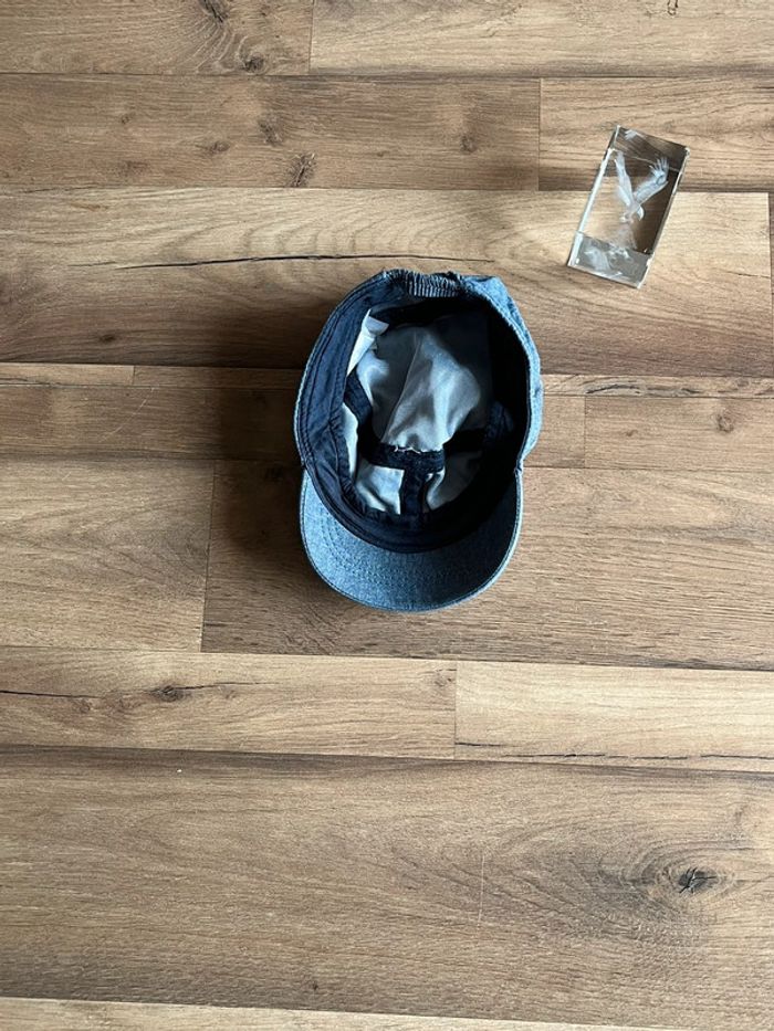 Je vend une casquette bébé garou 12/18 tes bon état - photo numéro 2