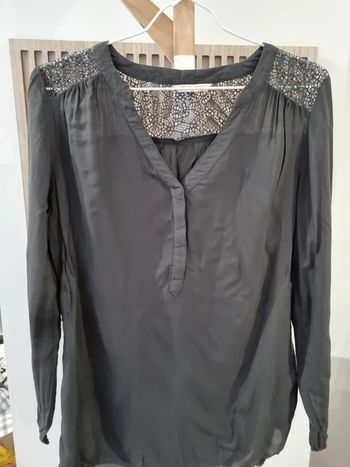 Blouse grise, dentelle, Taille 38