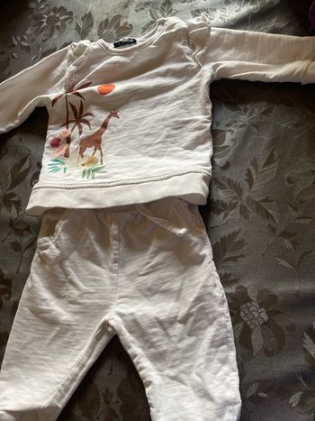 Ensemble  fille 6 mois