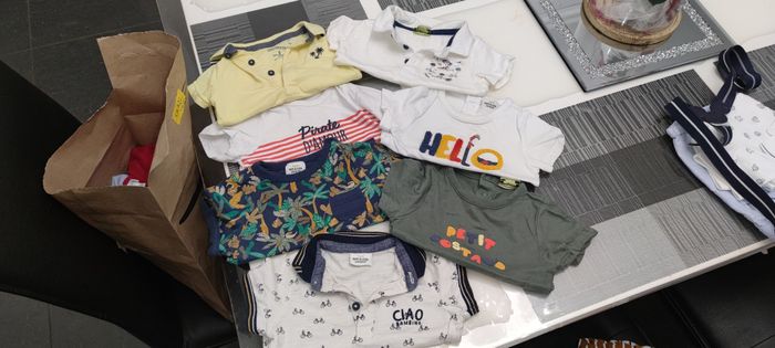 Lot de 7 hauts taille 6 mois