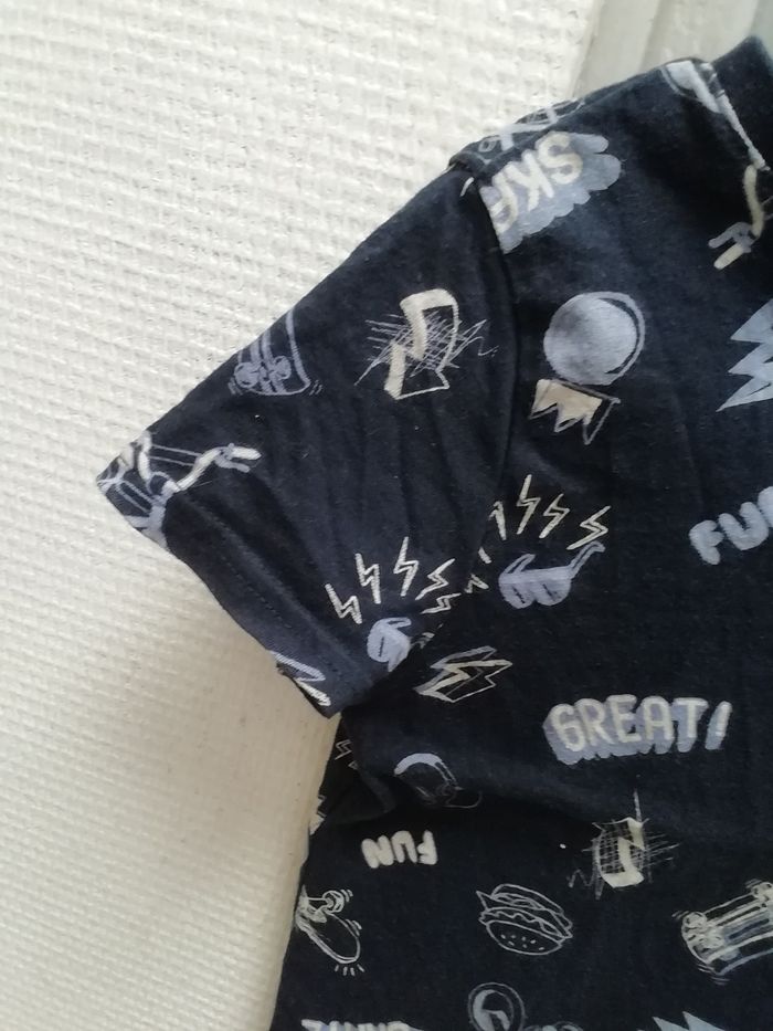 Vends t-shirt garçon été bleu marine avec motif. - photo numéro 3
