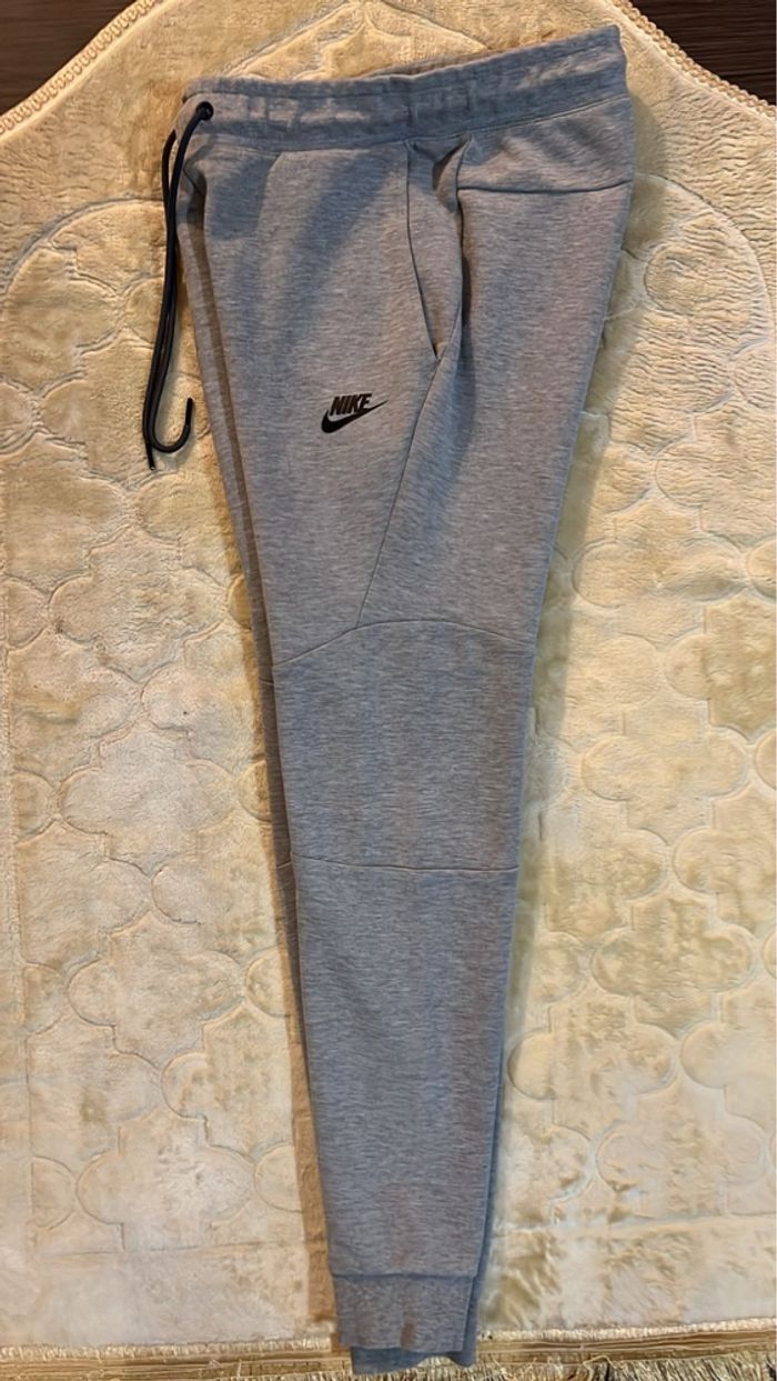 Jogging Nike taille XS - photo numéro 2