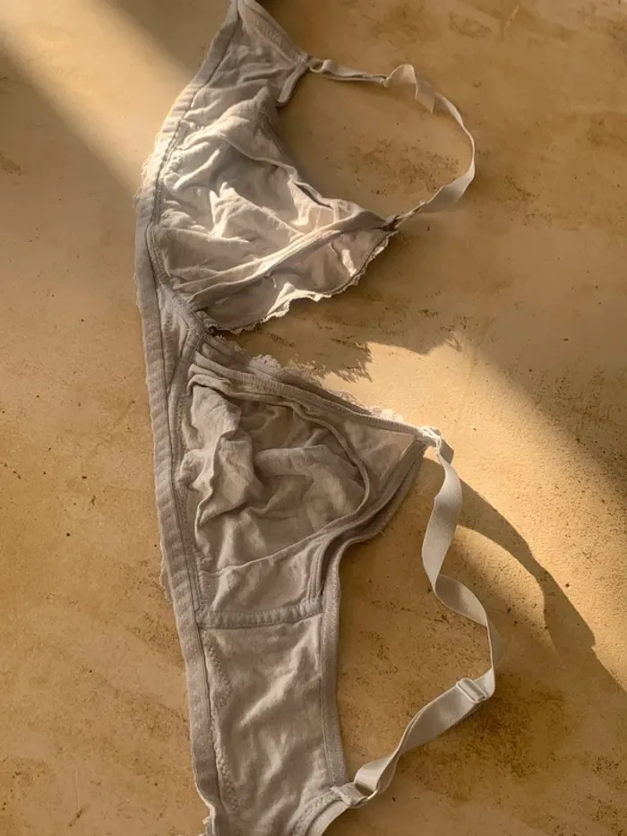 🤰 Soutien-gorge maternité/allaitement – Crème avec dentelle – Taille 100D – Marque La Halle