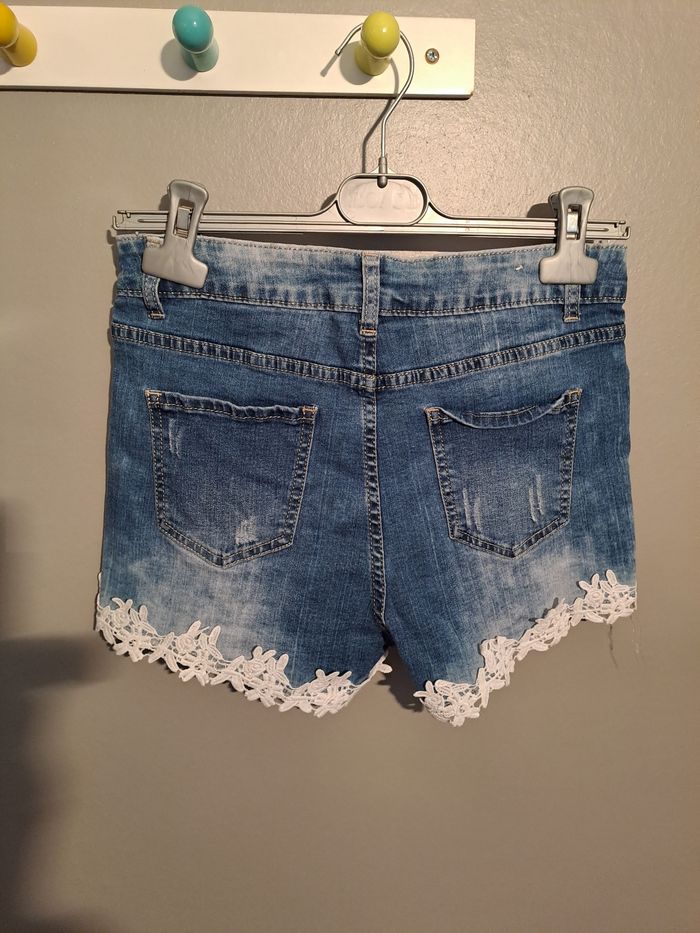 Short en jean avec dentelle - Marque Realty/Denimart - Taille 38 - Parfait état. - photo numéro 9