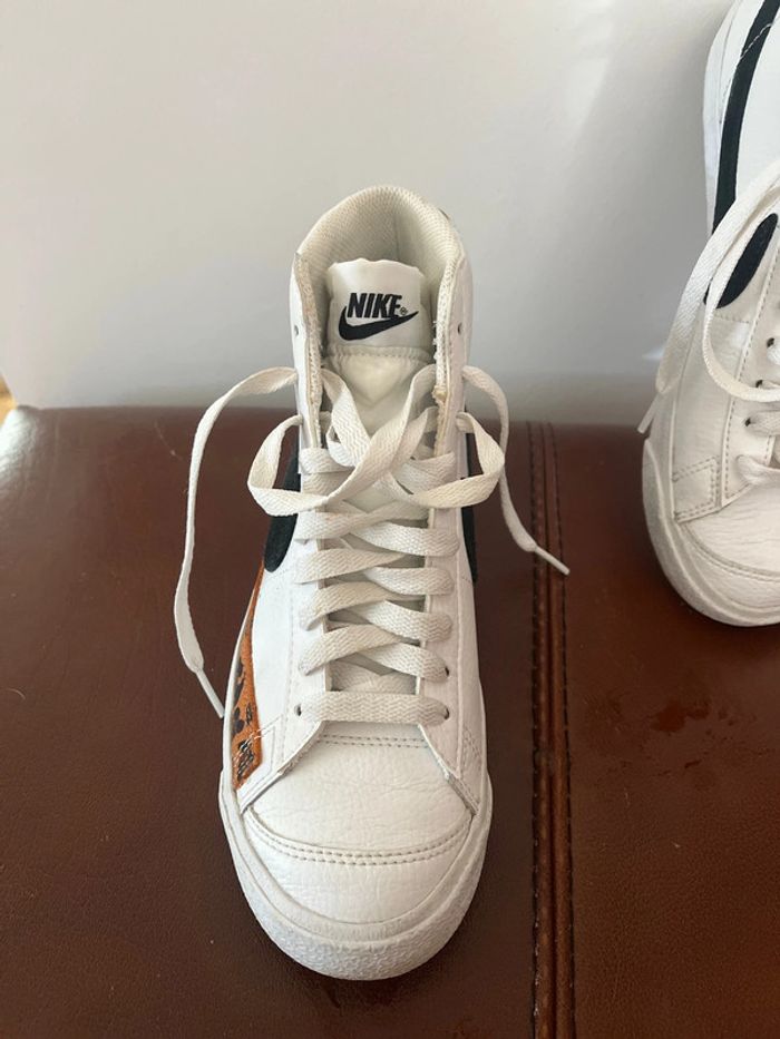 Baskets Nike montante léopard - photo numéro 2