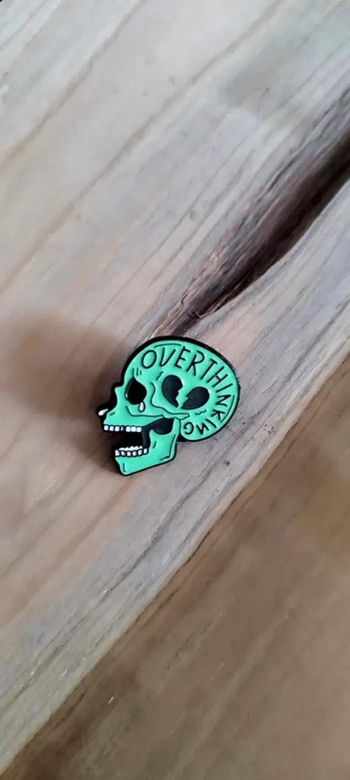 Lot 4 pin's Skulls têtes de mort - photo numéro 8