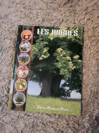 Livre les arbres tout un monde en photos éditions piccolia
