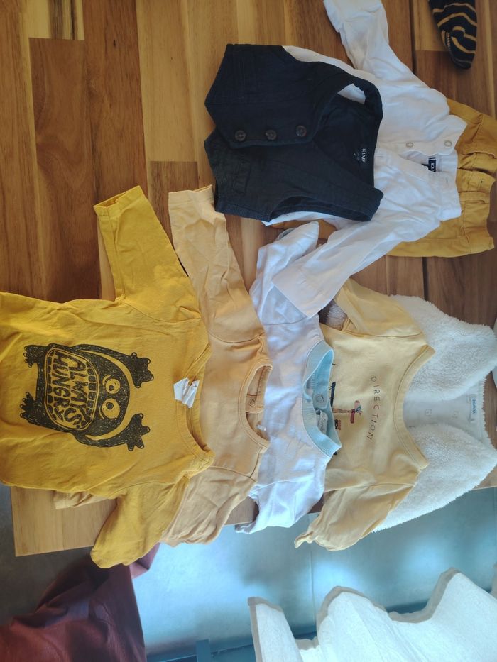 Lot vêtements bébé