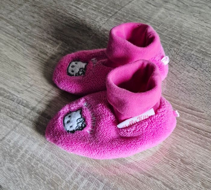 Chausson bébé Hello Kitty roses - Taille 21 - photo numéro 2