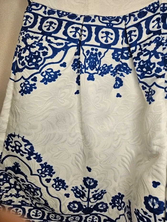 Petite robe blanche et bleue - photo numéro 7
