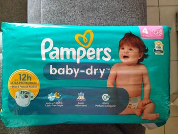 Couches Pampers taille 4