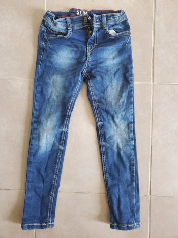Jean slim tape à l'œil 4 ans comme neuf