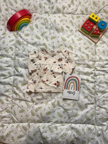 teeshirt manches longues crème fleuri 1 mois