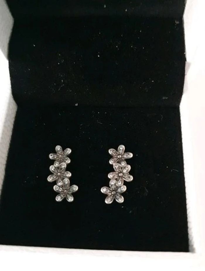 Clous d'oreilles Marguerite