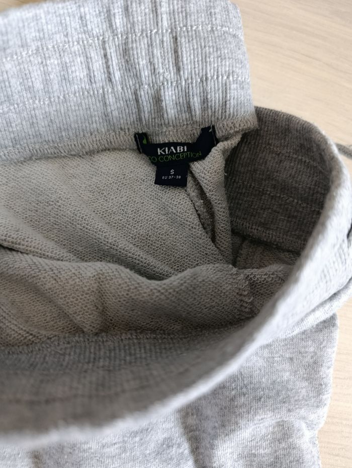 Lot de 3 bermudas en molleton garçon taille S - photo numéro 2