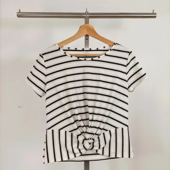 T-shirt blanc à rayures et nœud devant – Taille M A670