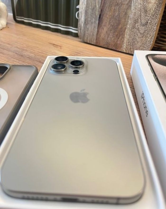 iPhone 15 pro max - photo numéro 2