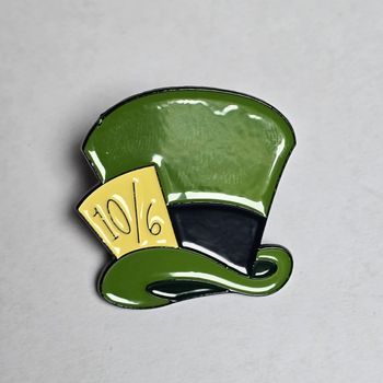 Pin's ALICE AU PAYS DES MERVEILLES