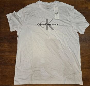 T-Shirt Calvin Klein neuf