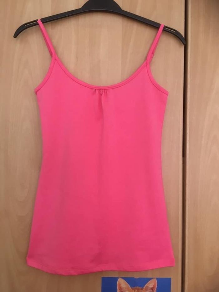 Débardeur lisse Mim Taille 34/36 (2€50)