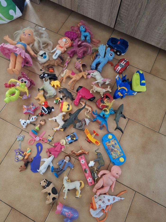 Lot de jouets divers - photo numéro 2
