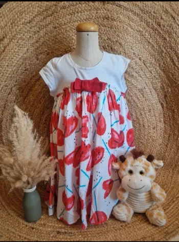 Jolie robe blanche avec sucette cœur fille catimini 6 ans