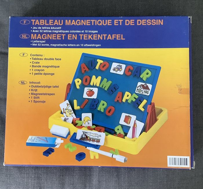Tableau magnétique et de dessin lettres