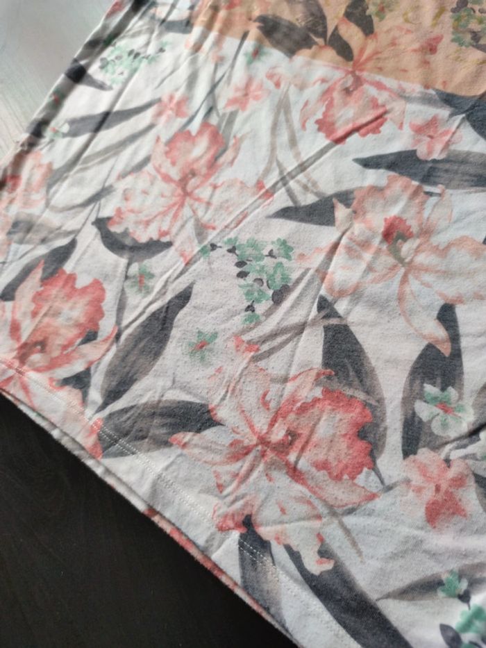 Tee shirt fleuri - photo numéro 3