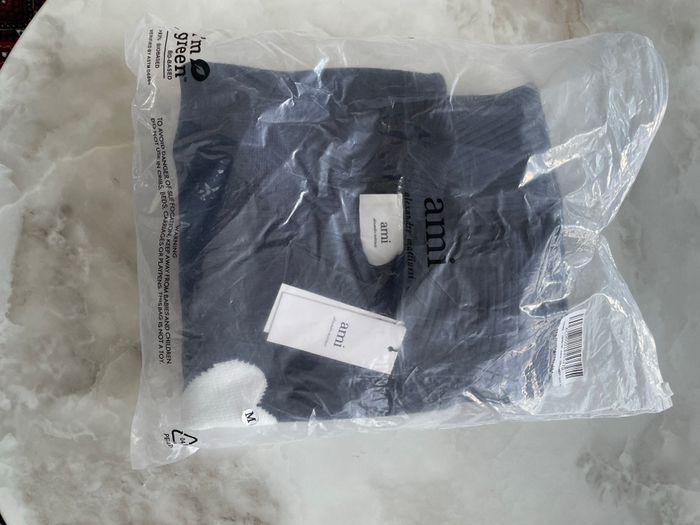 Pull Ami bleu marine taille M - photo numéro 6