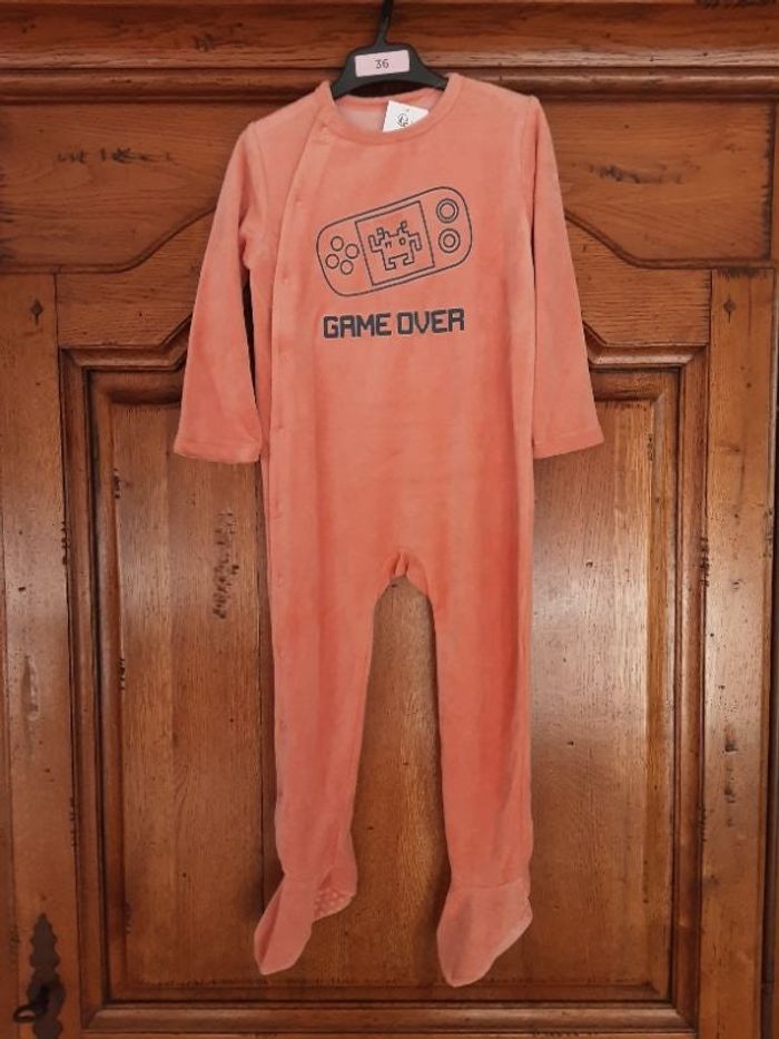 Pyjama 1 pièce neuf