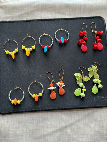 6 paires de boucles d’oreilles rouge jaune et orange 