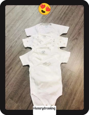 Lot 3 bodies taille 12 mois kiabi