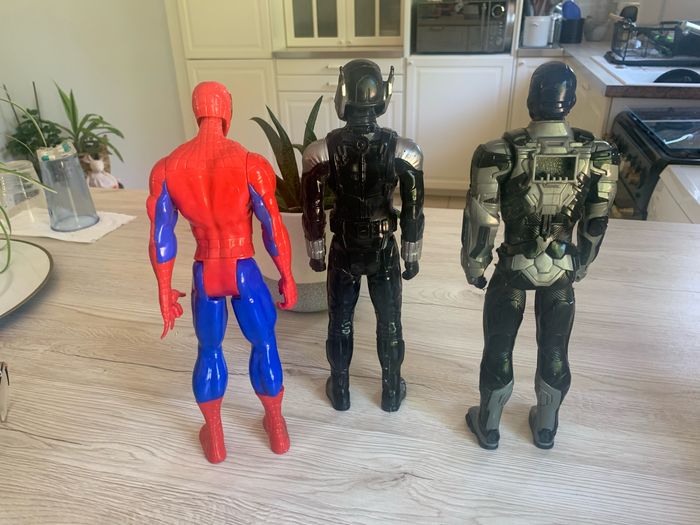 Avengers Marvel 3 grandes figurines articulées Spiderman captain - photo numéro 2