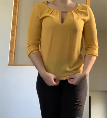 Blouse jaune atmosphère