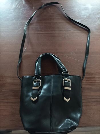Petit sac a main noir neuf sans étiquette