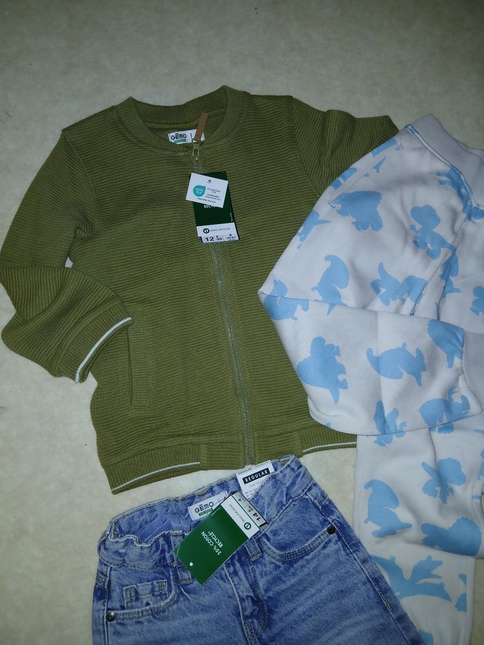 Lot vêtements 5ans - photo numéro 3